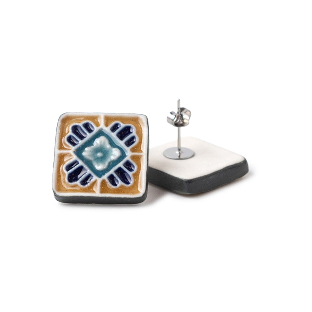 ピアス 花枠 青 / マジョリカ