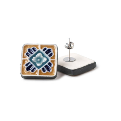 ピアス 花枠 青 / マジョリカ