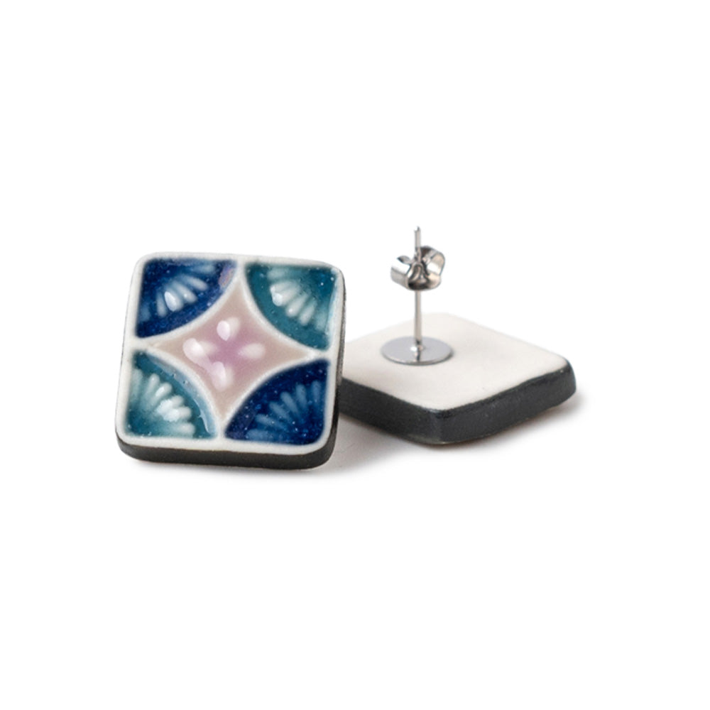 ピアス 手毬 青 / マジョリカ