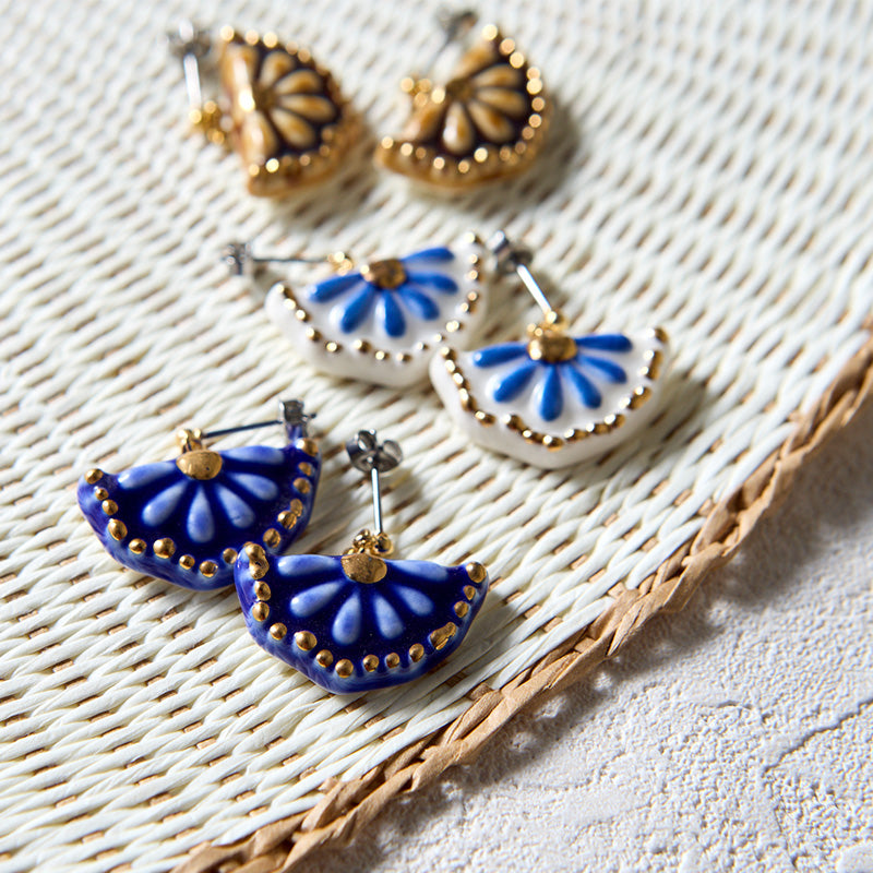 ピアス 茶 / 花かご