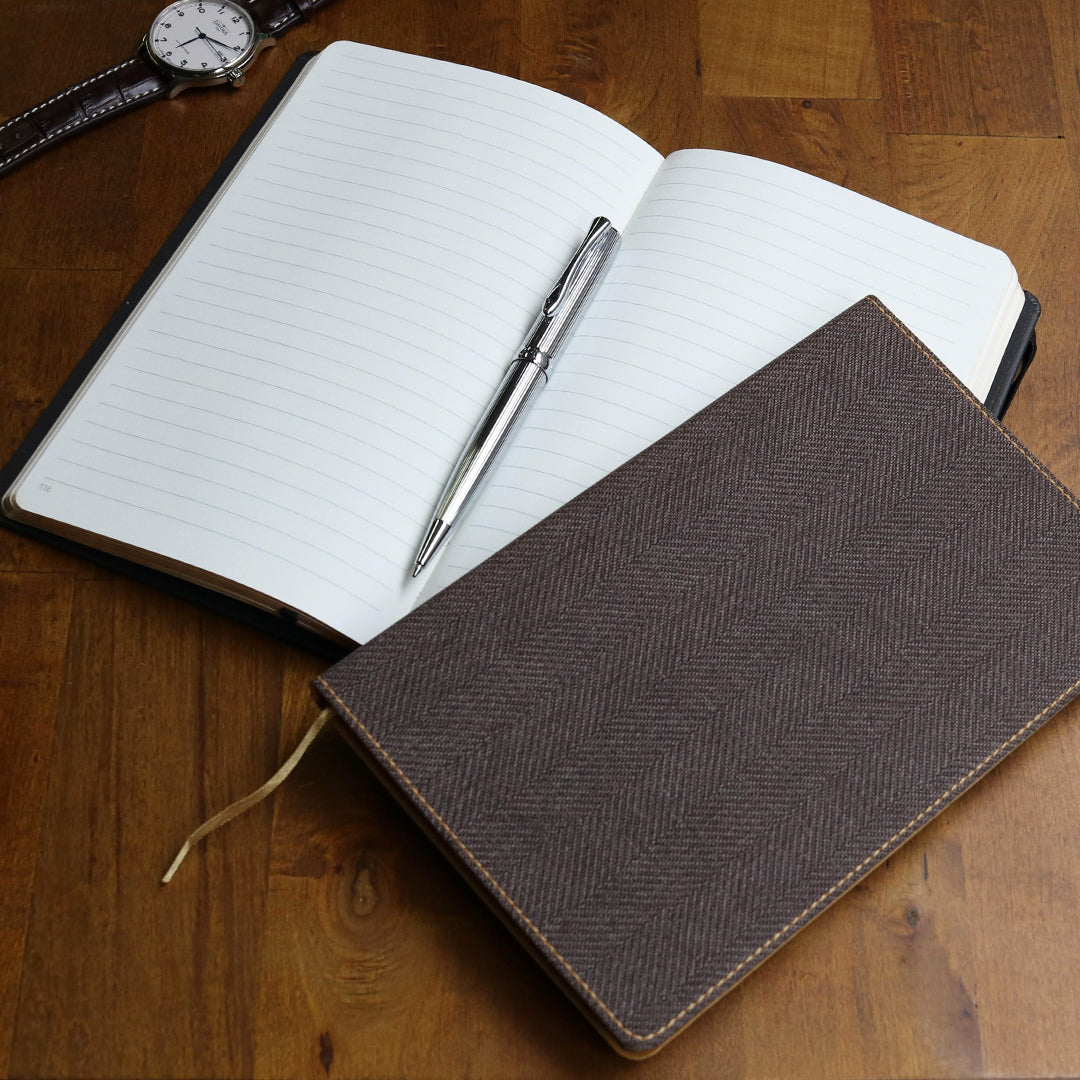 ノート TOBACCO BROWN （タバコブラウン） 罫線 ミディアムサイズ / HARRIS